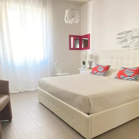 Apartment Sole 1